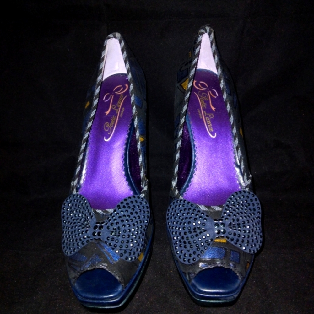 NIB Poetic License Rhinestone Bow Heels "Peek a Boo Love"